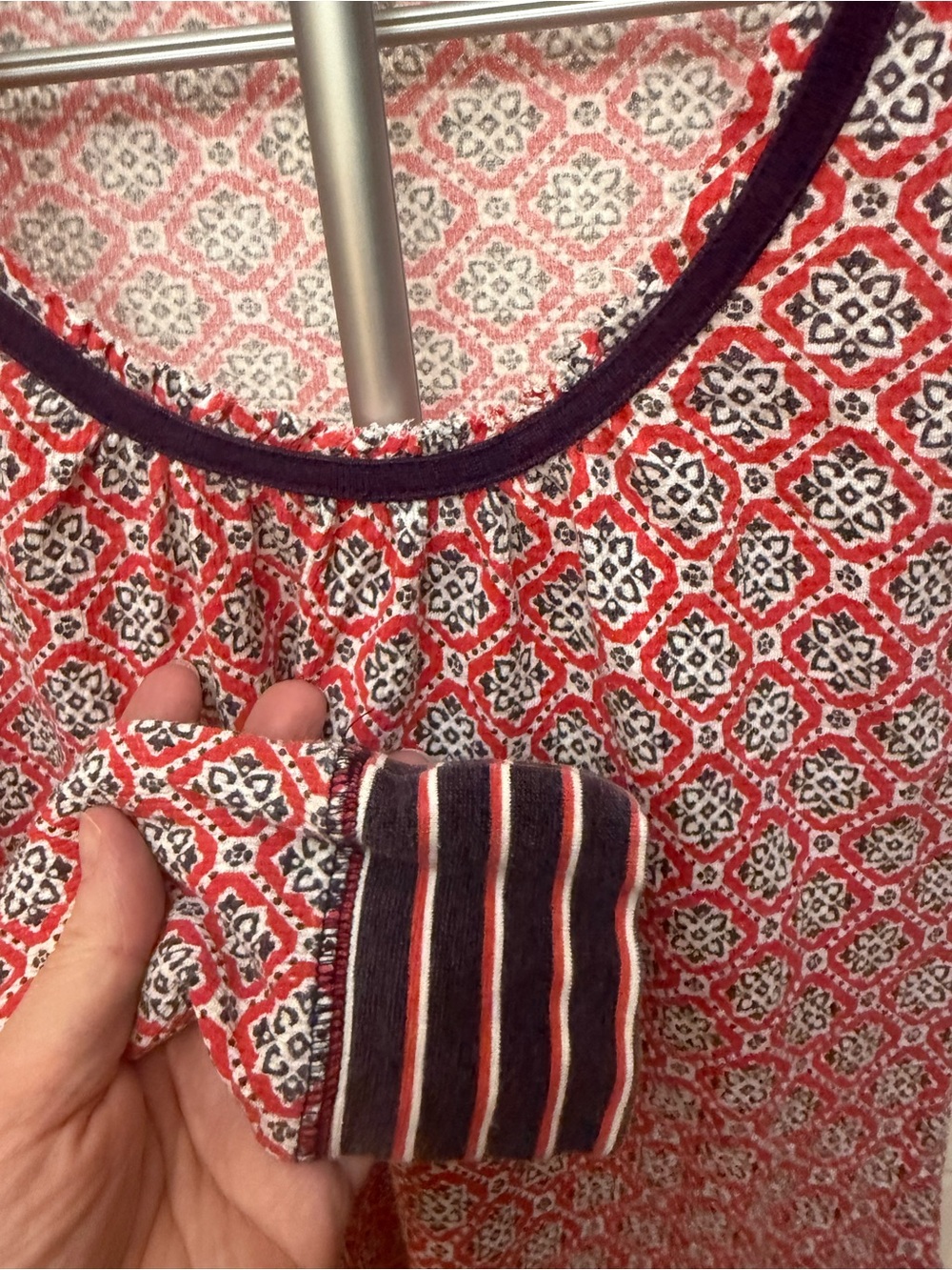 Billabong Red Patterned Long Sleeve Scoop Neck Top with Navy Trim - Picture 2 of 6